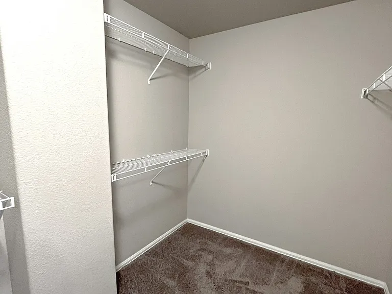 2618 Emerald St — Photo 17