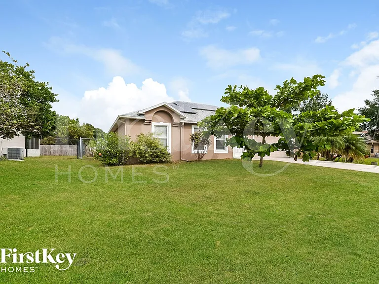 11 Coventry Ct — Photo 2
