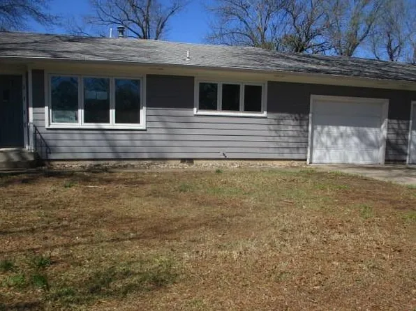 2415 Linda Jean Dr, Independence, KS 67301