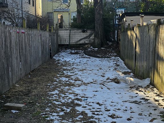 2nd image of 112 Van Horne St