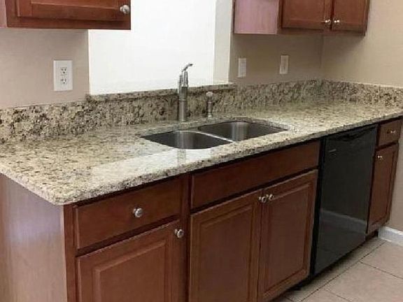 4th image of 3103 Harmon Ln