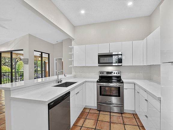 4th image of 5451 Verona Dr APT N