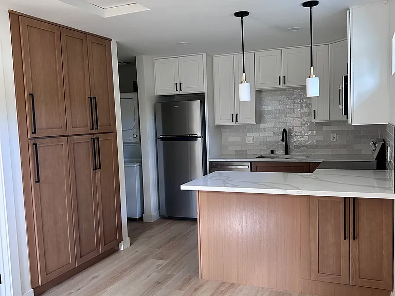 8681 Fallbrook Way — Photo 4