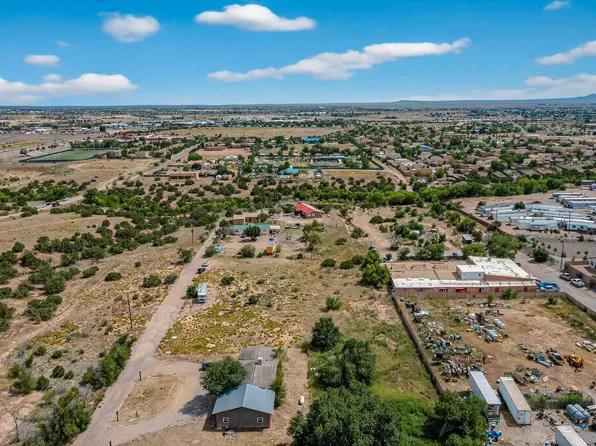 3974 Fields Ln, Santa Fe, NM 87507