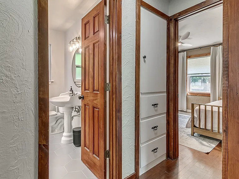 1222 W Boyd St — Photo 16