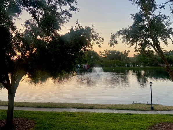 8125 112th St APT 204, Seminole, FL 33772