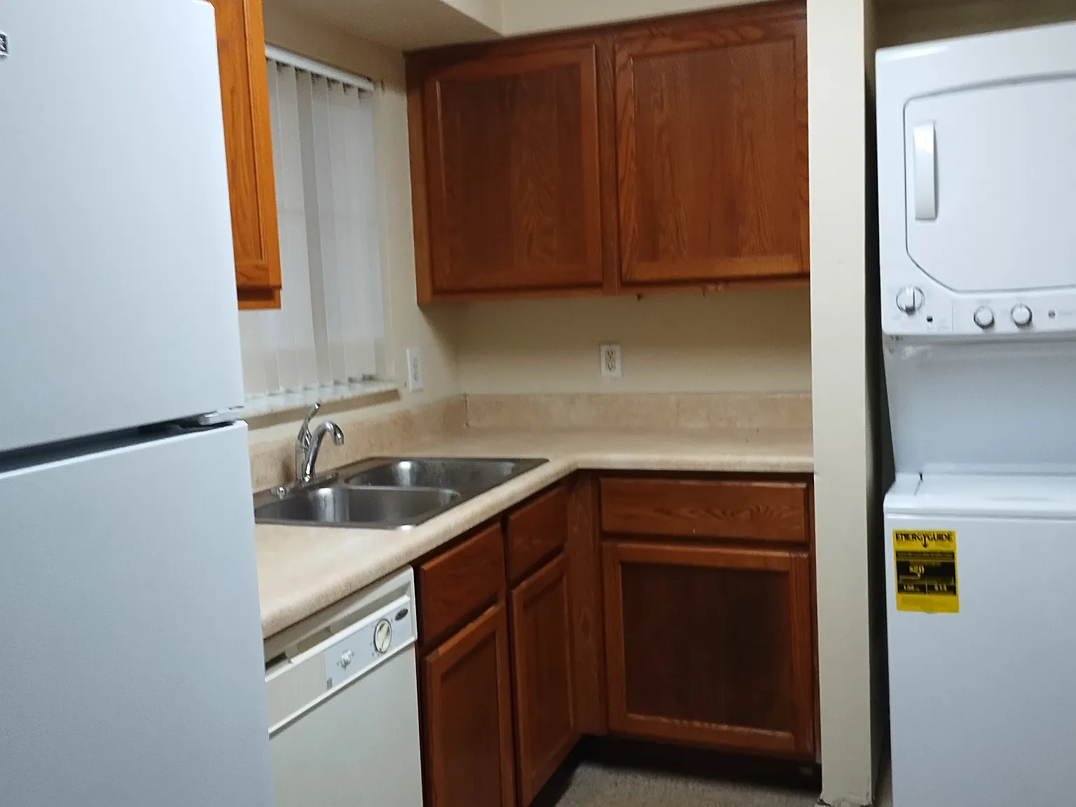 4 bed, 1100 sqft, $1,462 — Photo 4