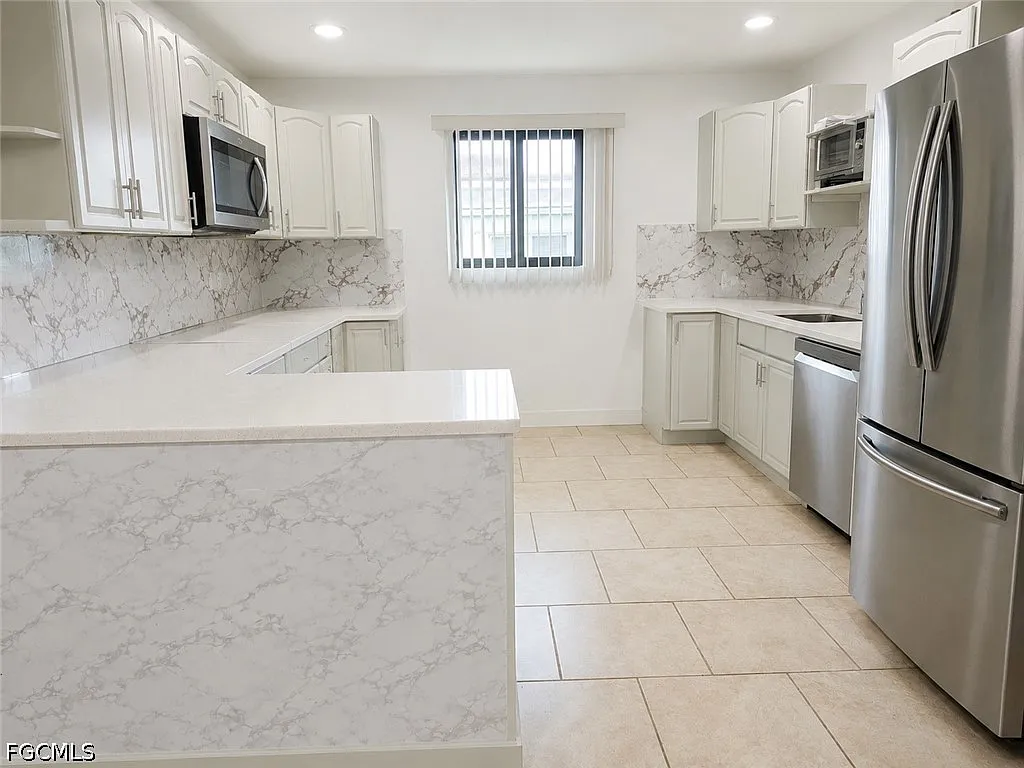4 bed, 2.0 bath, 1620 sqft, $3,600 — Photo 4