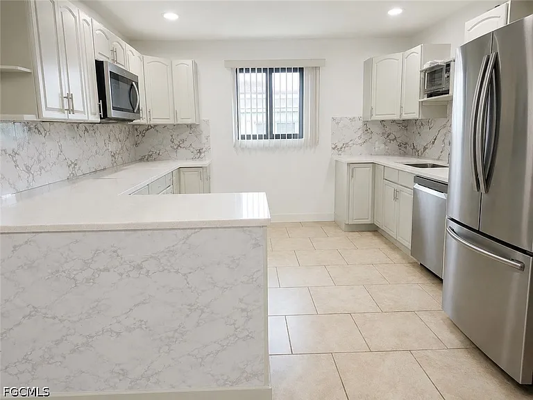 3502 Seminole Ave — Photo 4
