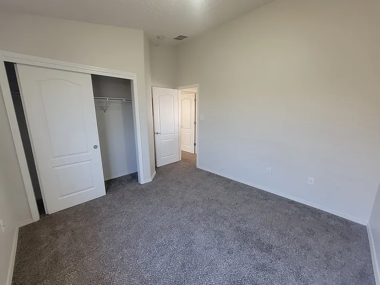 2202 Margarita Dr SE — Photo 32