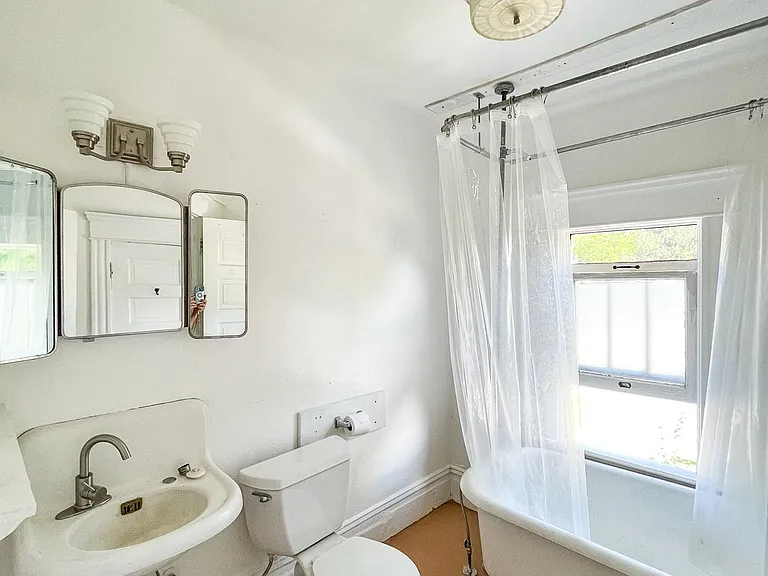 1605 W Resseguie St #2 — Photo 9