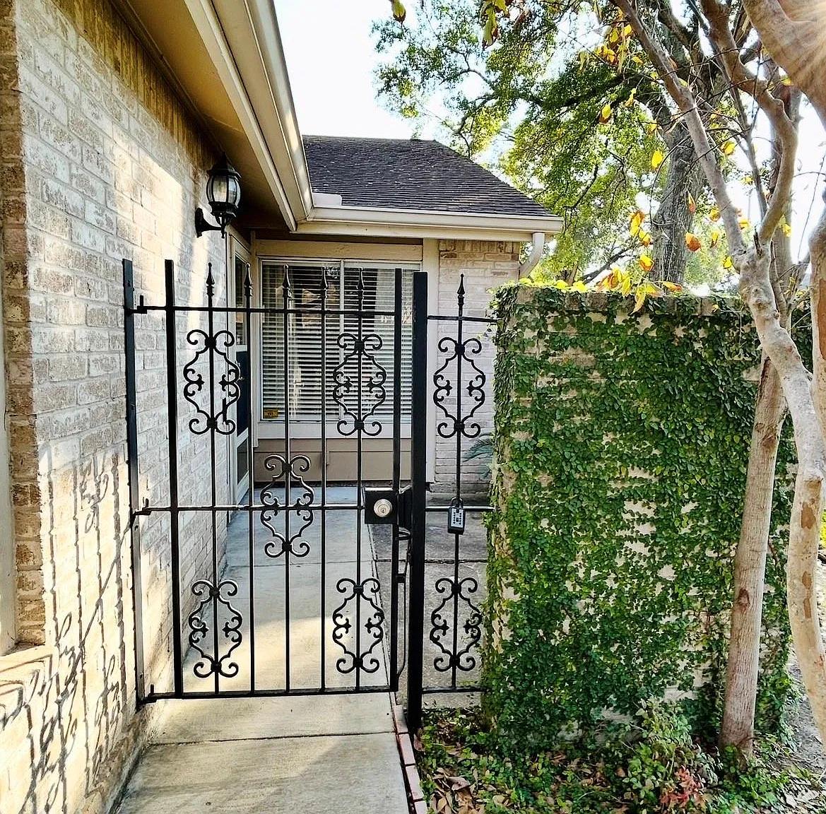 2 bed, 1276 sqft, $1,700 — Photo 2