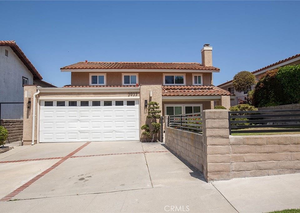 1st image of 2933 Oakwood Ln
