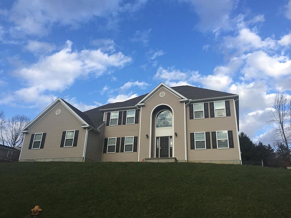 1st image of 146 Carnation Dr