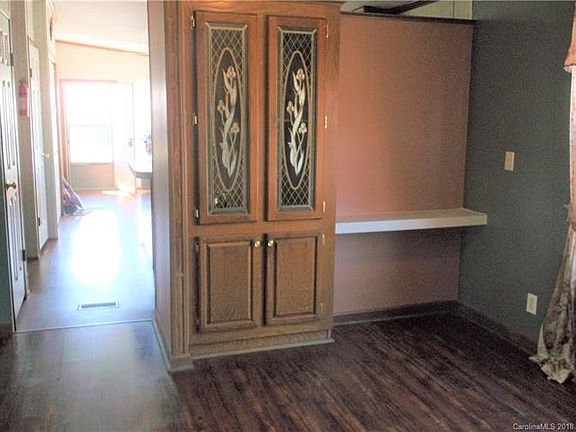 5th image of 145 Knoll View Dr