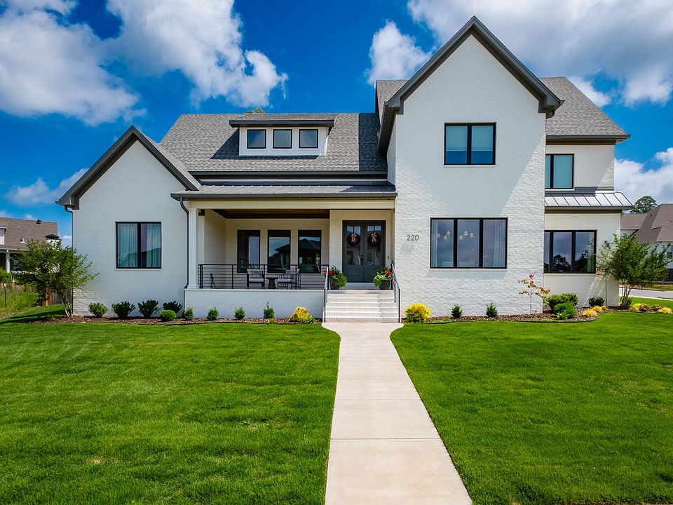 1st image of 220 Haywood Dr