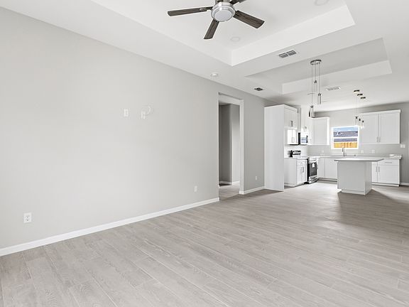 4th image of 2308 Vivian St #4
