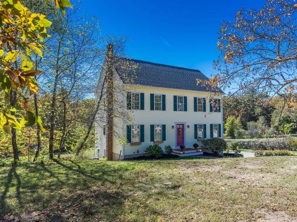 54 Cavil Mill Road, Fremont, NH 03044