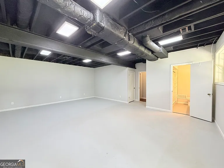 295 Redwood Dr SW — Photo 22