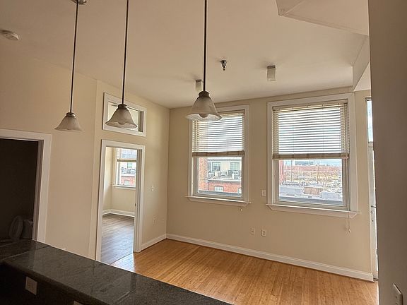 2nd image of 1414 W Marshall St APT 310