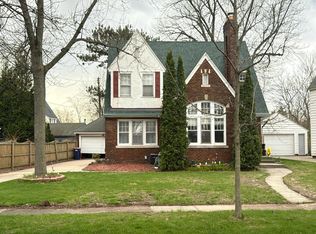 1177 Cornell Rd, Norton Shores, MI 49441