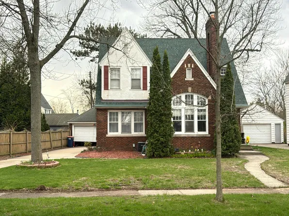 1177 Cornell Rd, Norton Shores, MI 49441