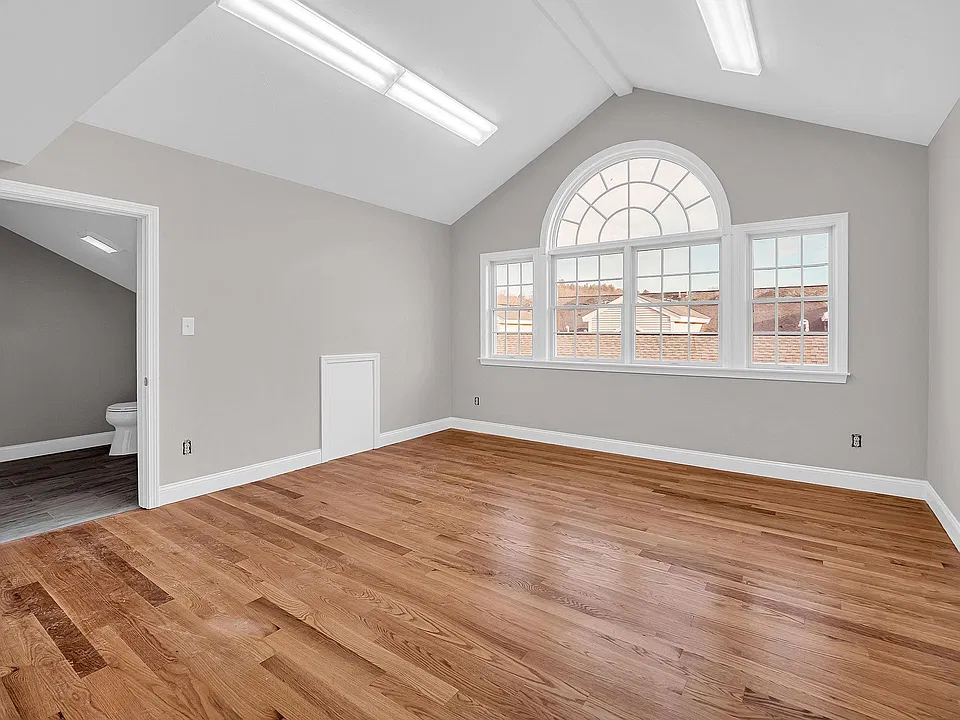 Studio Living Area - Palladian Window