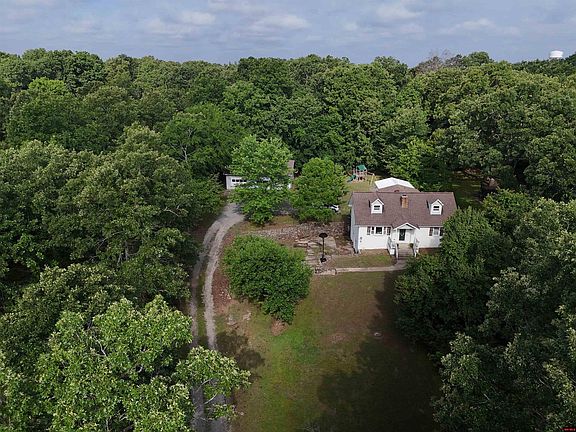 4th image of 452 Webber Rd
