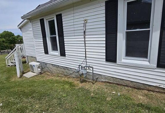3rd image of 354 S Magnolia St