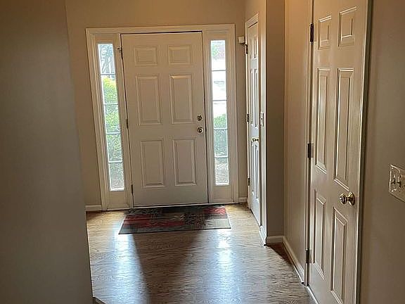 2nd image of 1525 Parc Main St