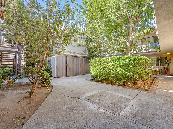 5th image of 19035 Sherman Way #0B-1Ba-450Sqft