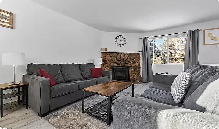 2 bed, 960 sqft, $2,400 — Photo 4