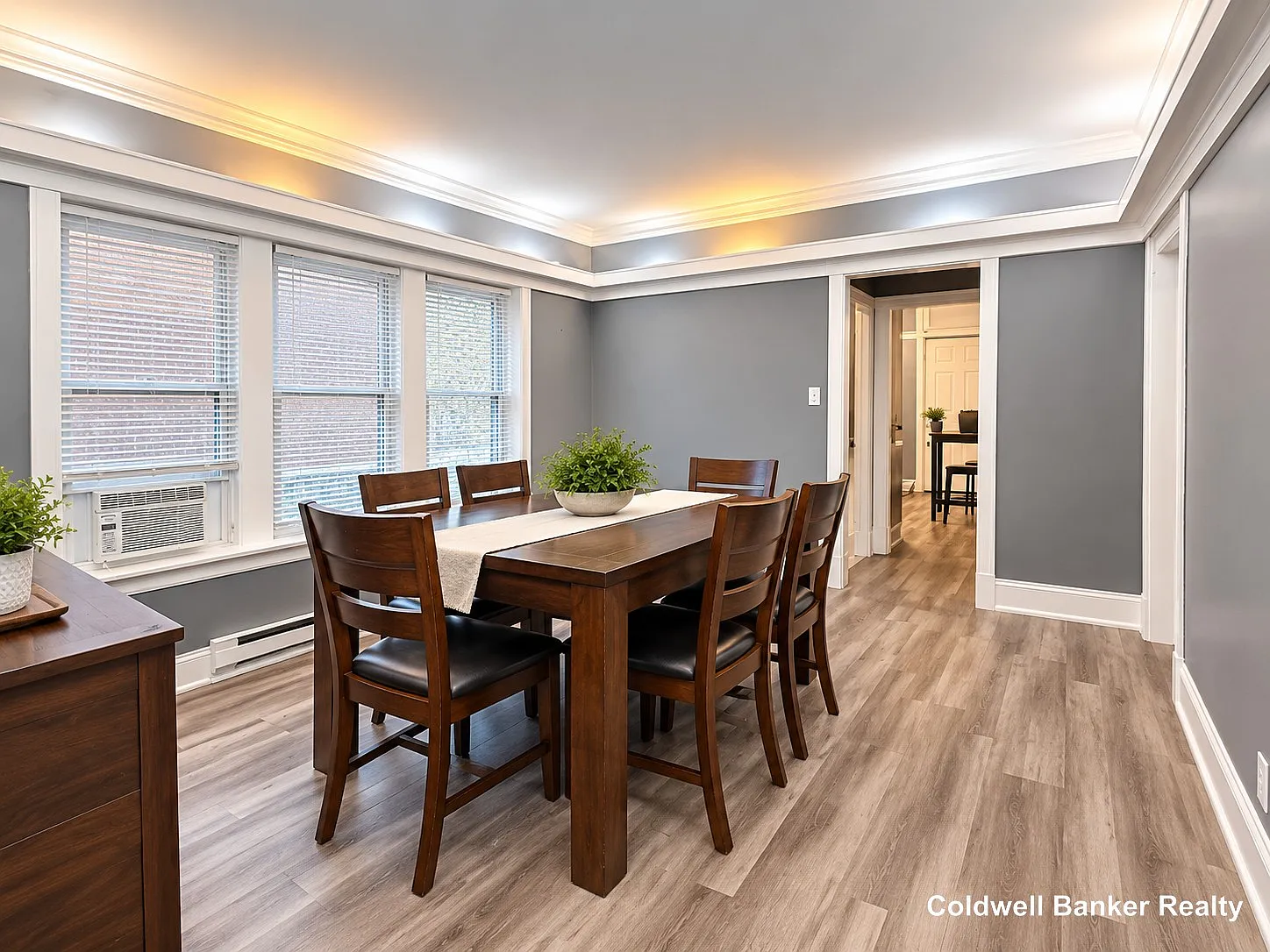 2 bed, 1.0 bath, 1400 sqft, $1,600 — Photo 4