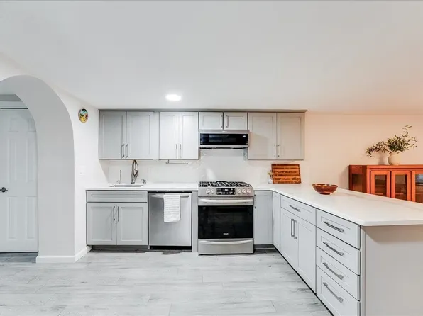 221 Terrace Avenue image 7 of 37