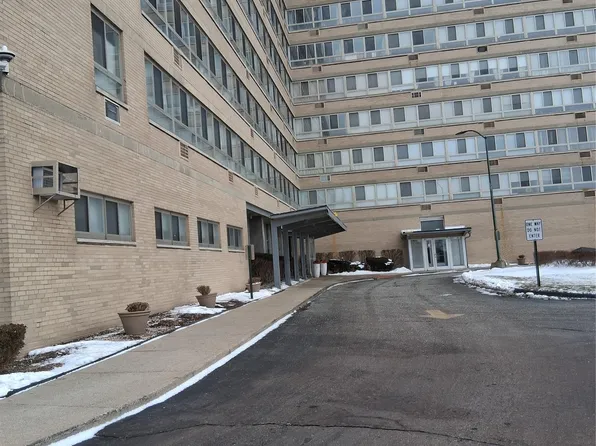 8900 E Jefferson Ave #726 & 725, Detroit, MI 48214