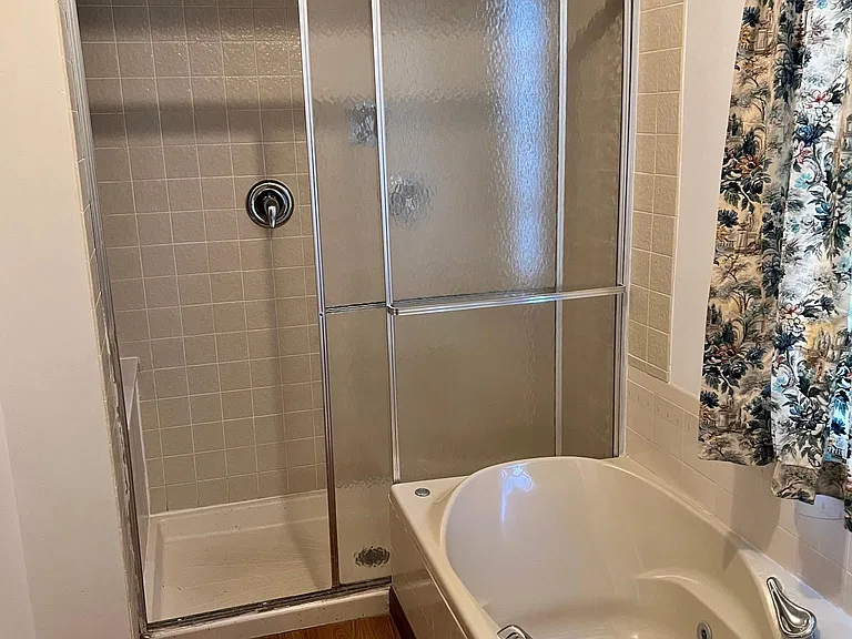 1858 Princeton Cir — Photo 22