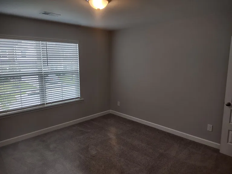 1031 Ashcroft Cir — Photo 54