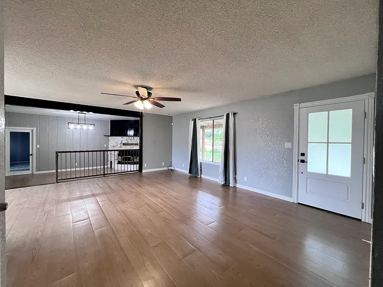 28562 Burrough Valley Rd — Photo 15