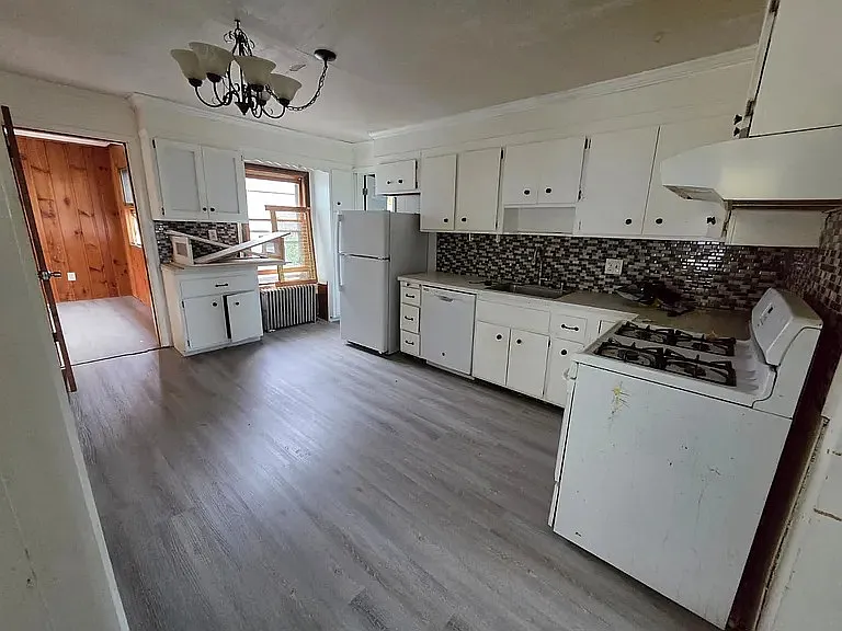 3 bed, $3,300 — Photo 4