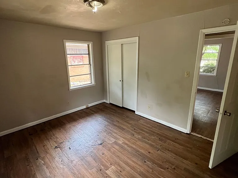919 Pine Tree Dr — Photo 8
