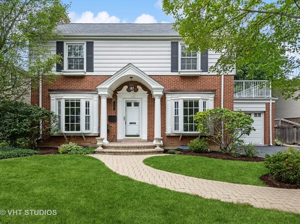 900 Oxford Rd, Deerfield, IL 60015