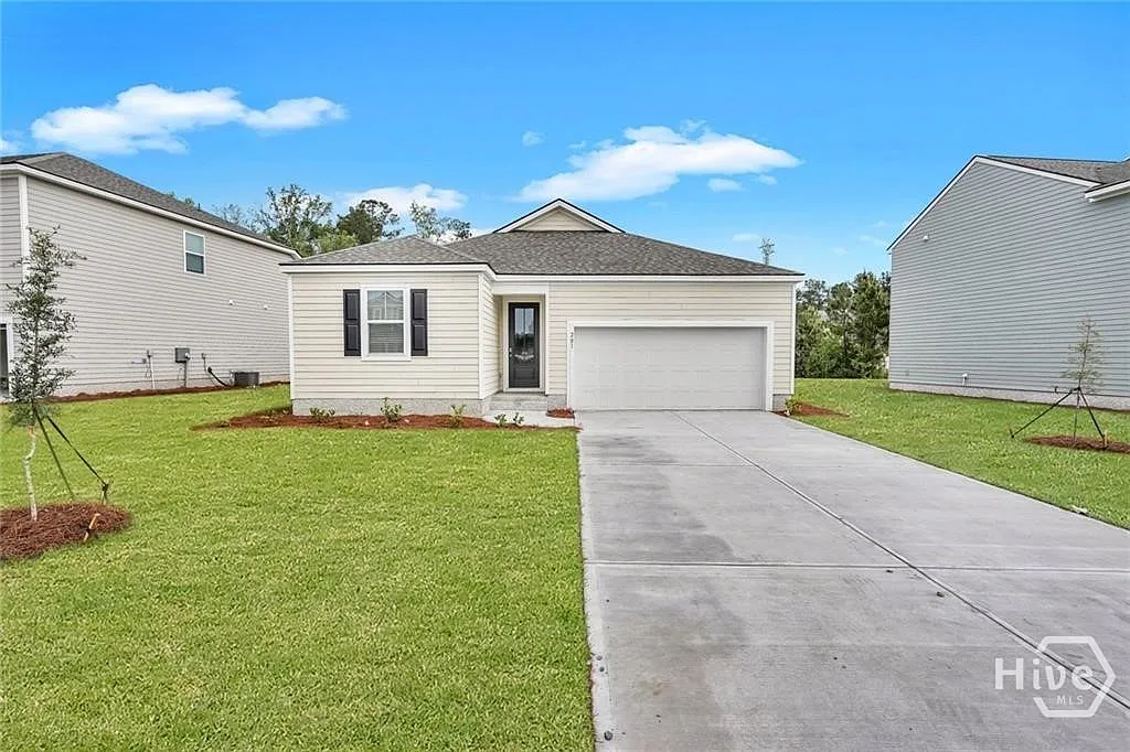 4 bed, 2.0 bath, 1661 sqft, $2,450 — Photo 1
