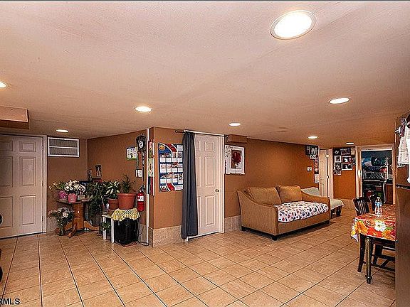 4th image of 920 Central Ave APT 1