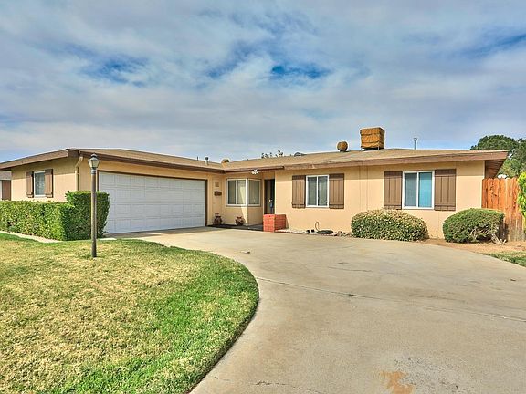 4th image of 16114 Colina St