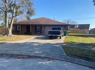 105 Firethorn Dr, Gretna, LA 70056