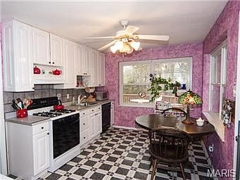 4th image of 49 Blackthorn Dr