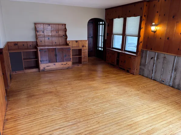 550 John St, Connersville, IN 47331