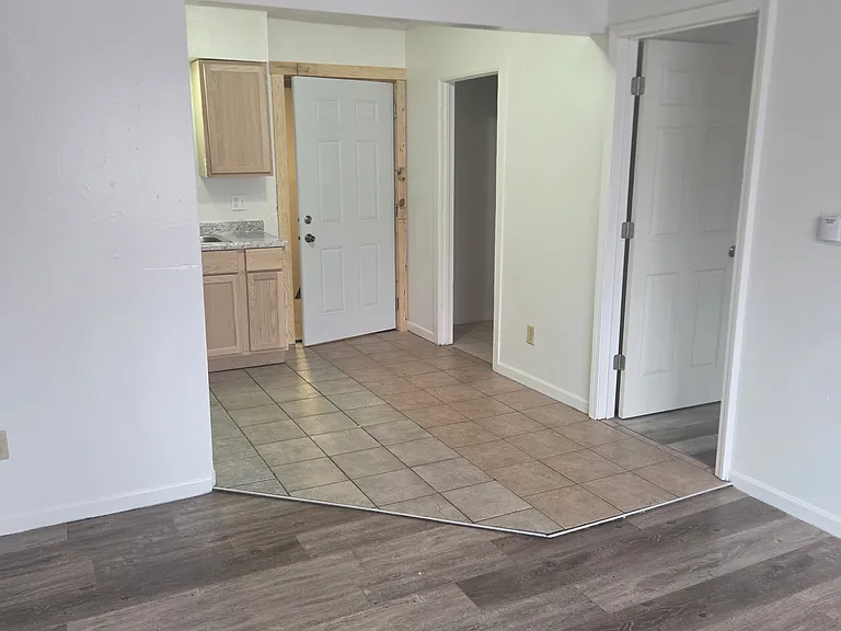 608 N Cliff Ave #200 — Photo 3