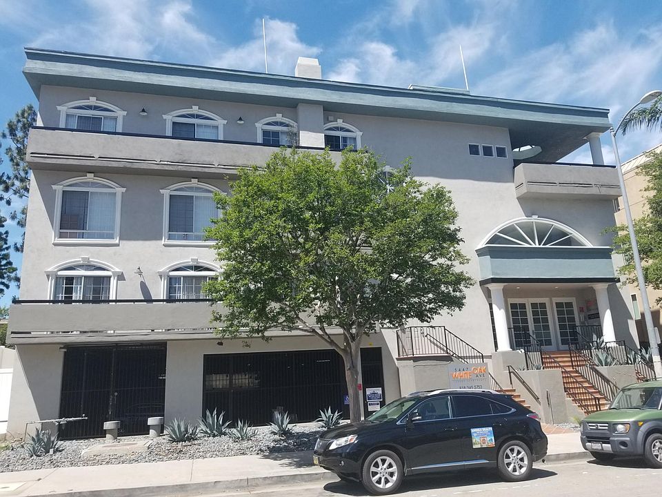 1st image of 5449 White Oak Ave #302