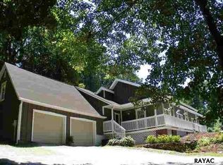 318 Laurel Dr, York, PA 17406
